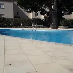 Nature Et Loisirs: Parking/ Piscine バンドール