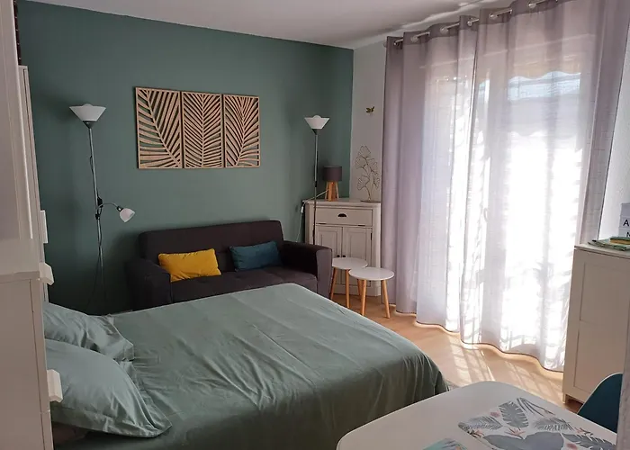 Apartment Nature Et Loisirs: Parking/ Piscine Bandol