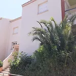 Nature Et Loisirs: Parking/ Piscine * Bandol