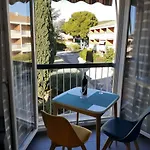 Nature Et Loisirs: Parking/ Piscine Apartamento Bandol