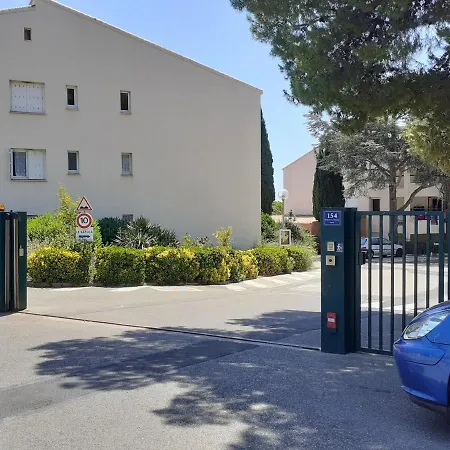 Nature Et Loisirs: Parking/ Piscine Bandol