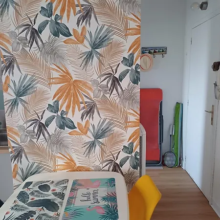 Apartamento Nature Et Loisirs: Parking/ Piscine Bandol