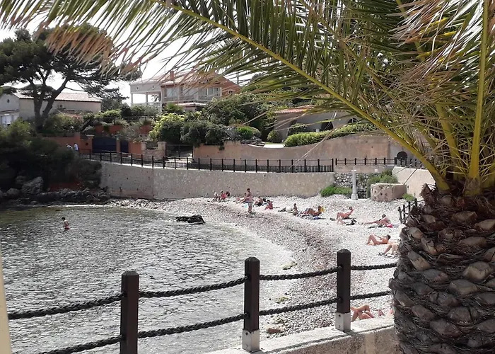 Nature Et Loisirs: Parking/ Piscine Appartement