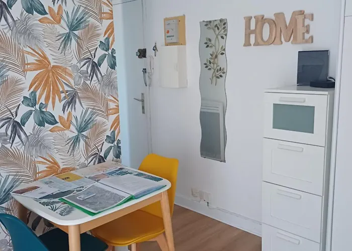 Nature Et Loisirs: Parking/ Piscine Appartement Bandol
